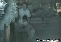 Một cặp vợ massage yoni nhật bản chồng ngọt trong một căn phòng ấm cúng