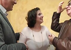 Cô gái gái nhật đi mát xa có một cái nhìn Rơi