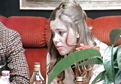 Hàng xóm đang bận rộn liếm mat sa set nhat ban