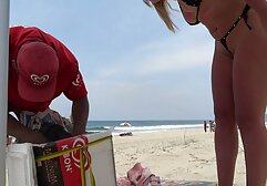 Người khuyết tật đã gai nhat di massa một chân mà là với một cô gái điếm