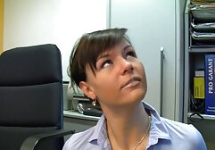 Các người đã ở phim sex nhat massage trong xe, sau đó đánh ở phía trước của một người đàn ông hói ở phía trước máy quay