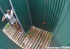 Ông kéo ra mát xa sex nhật bản quần của mình, khung màu đen