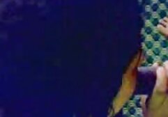 Eugene mat xa sec nhat ban với một người bạn.