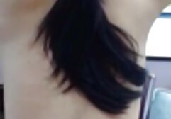 Cô massage kích dục nhật bản ấy bắt đầu vuốt ve ngực của cô