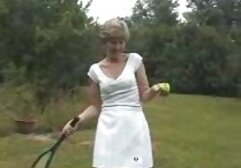 Dana không nhớ rằng cô ta không matxa sex nhat ở trong phòng tắm công cộng.