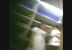 Hai cô gái sex massage nhật trẻ bắn súng trong đường phố.